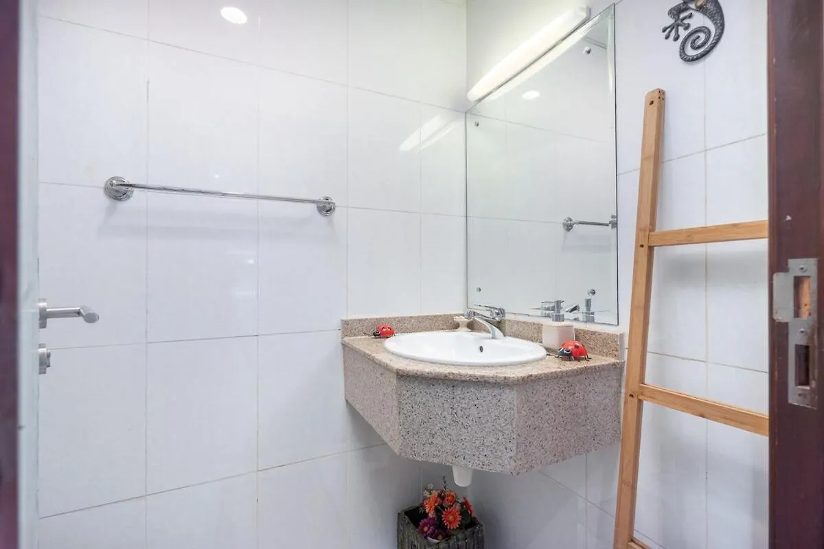 Modern Aesthetic 1-Bedroom Apartment With Exudes Warmth And Style In Jlt! Dubai United Arab Emirates