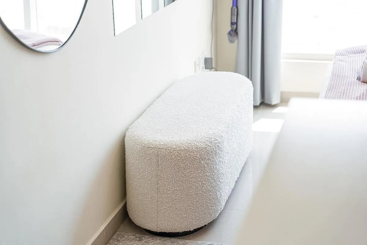 Modern Aesthetic 1-Bedroom Apartment With Exudes Warmth And Style In Jlt! دبي