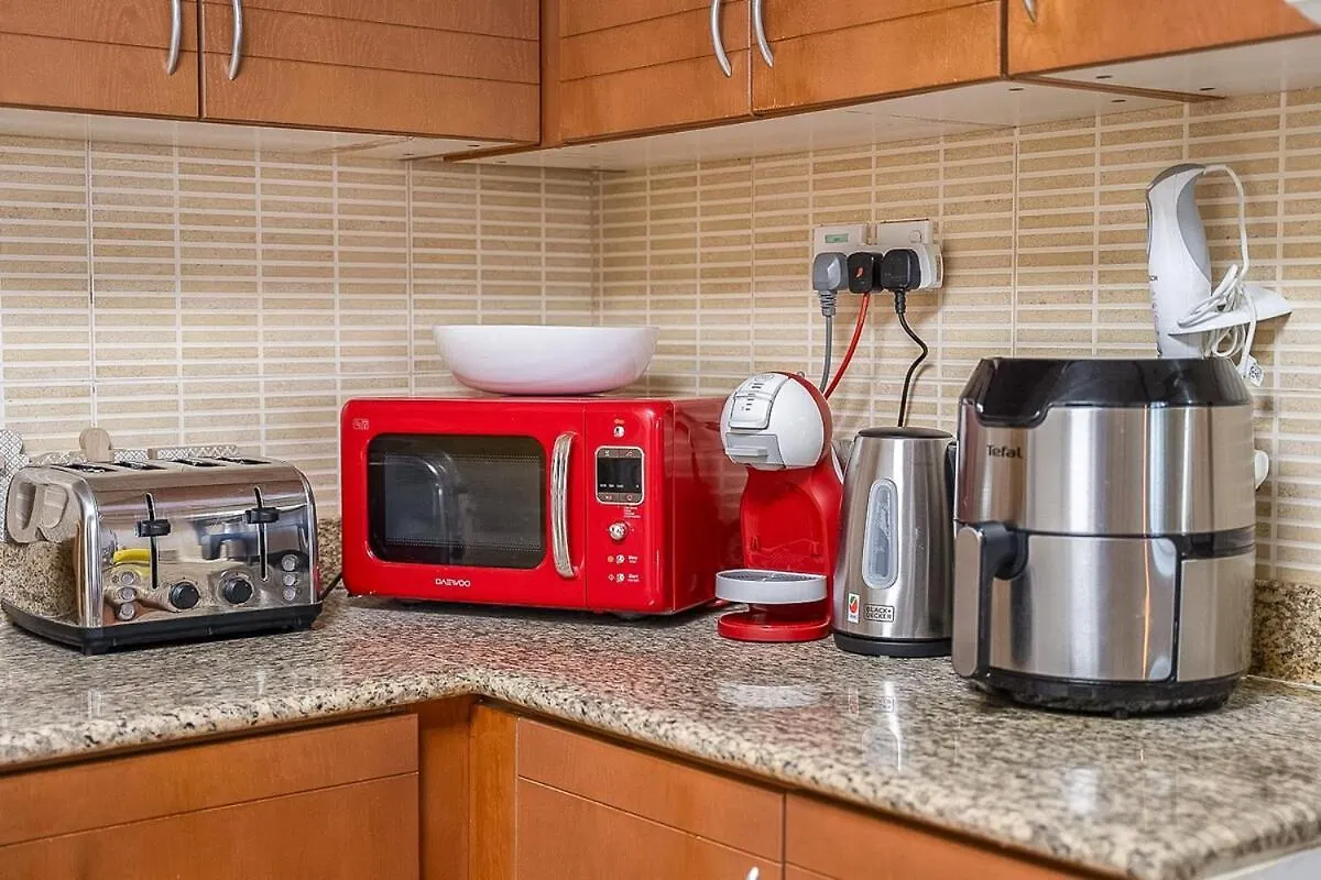 Modern Aesthetic 1-Bedroom Apartment With Exudes Warmth And Style In Jlt! Дубай